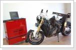 Mobile Motorrad-Rahmenvermessung an BMW S100RR